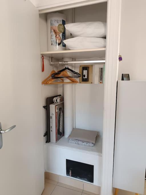 Studio Renove Dans Residence De Vacances Avec Grande Piscine Chauffee, Parking Et Terrasse 아그 외부 사진