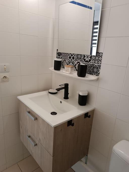 Studio Renove Dans Residence De Vacances Avec Grande Piscine Chauffee, Parking Et Terrasse 아그 외부 사진